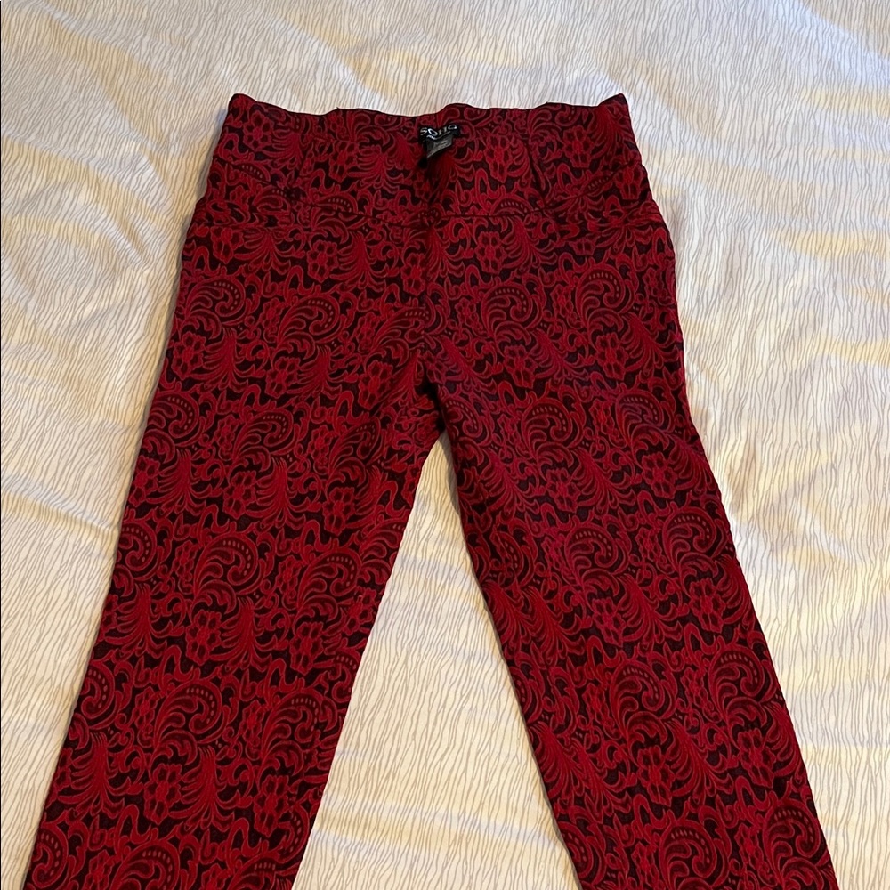 Red and Black Patterned Cropped Pant
